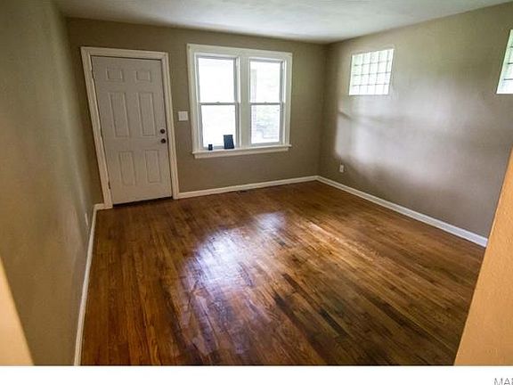 2nd image of 11614 Raymond Ave