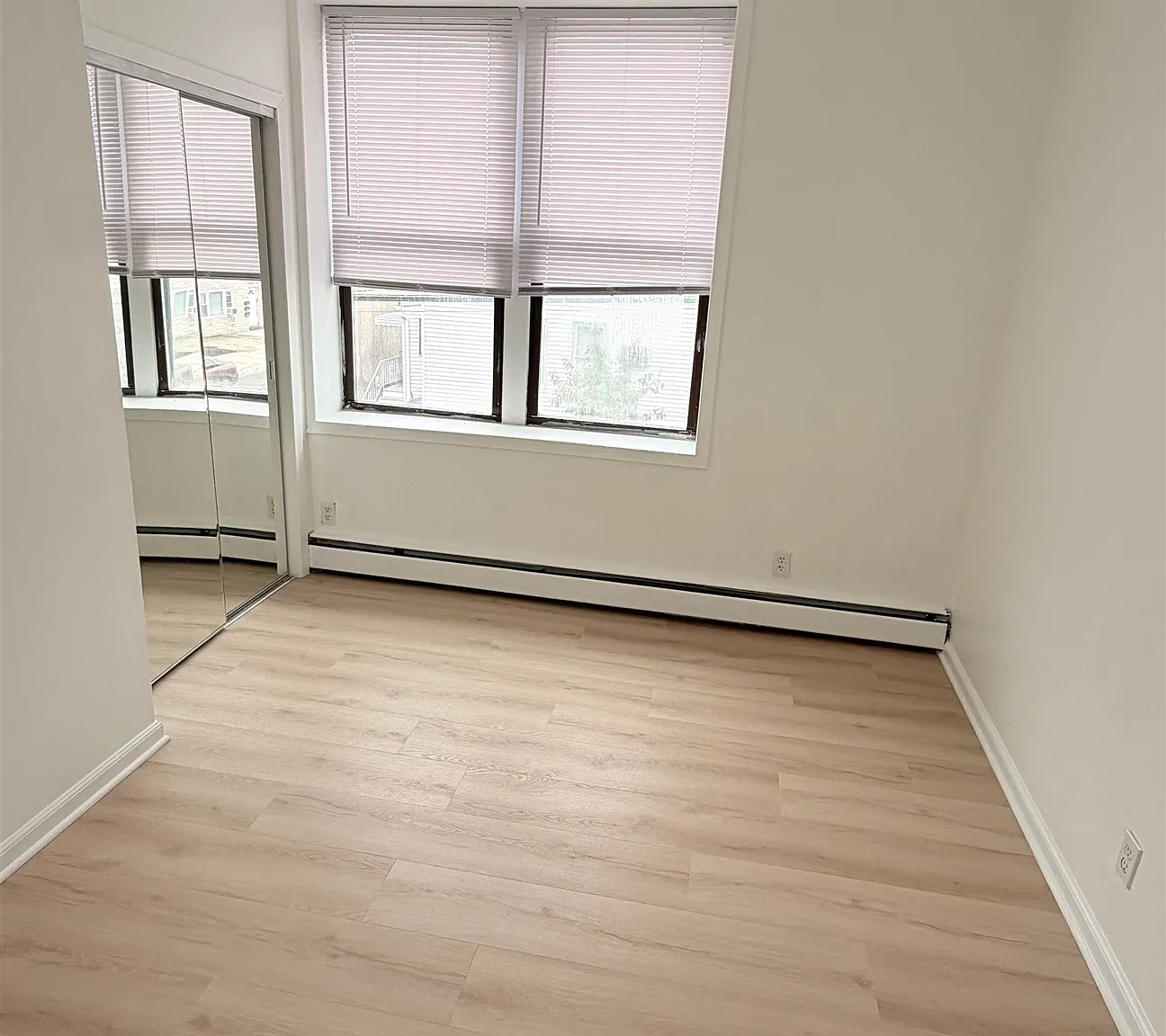 2 bed, 1.0 bath, $2,350 — Photo 3