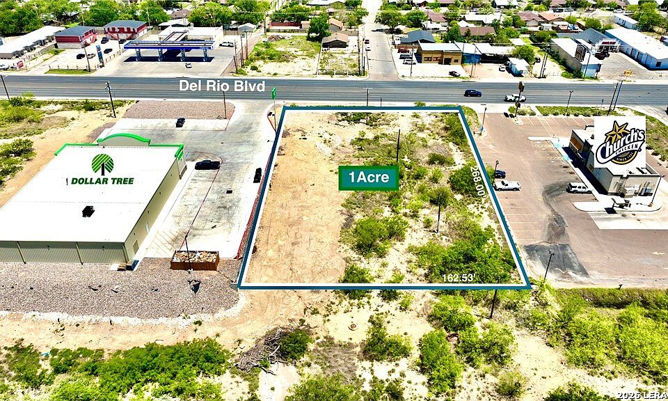 2nd image of 3201 Del Rio Blvd