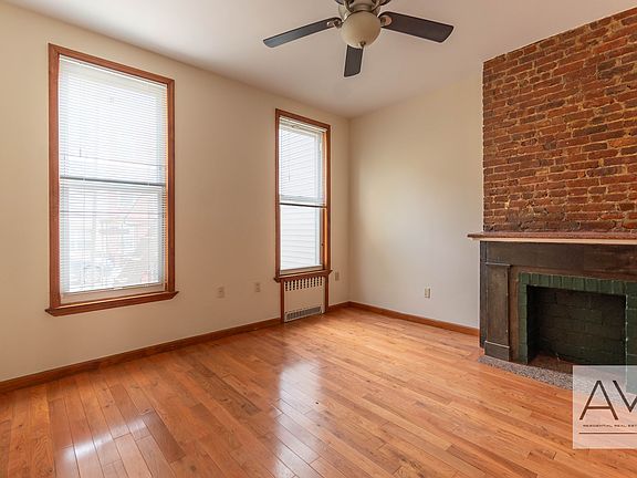 4th image of 556 17th St APT 1