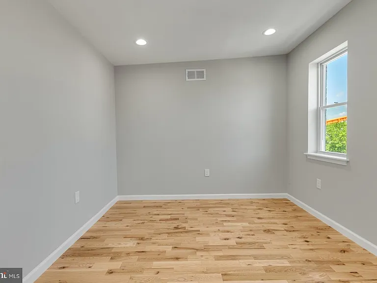 410 Diamond St #2 — Photo 13