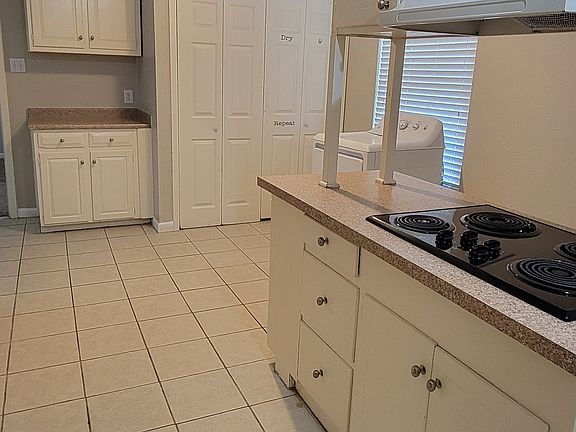 3rd image of 427 Darlene Ln