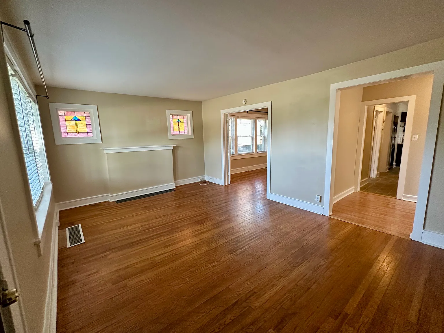 3 bed, 1008 sqft, $1,600 — Photo 4