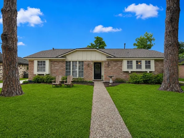 9718 Springmont Dr, Houston, TX 77080