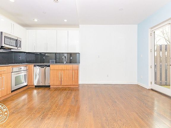 3rd image of 1209 Dekalb Ave APT 119