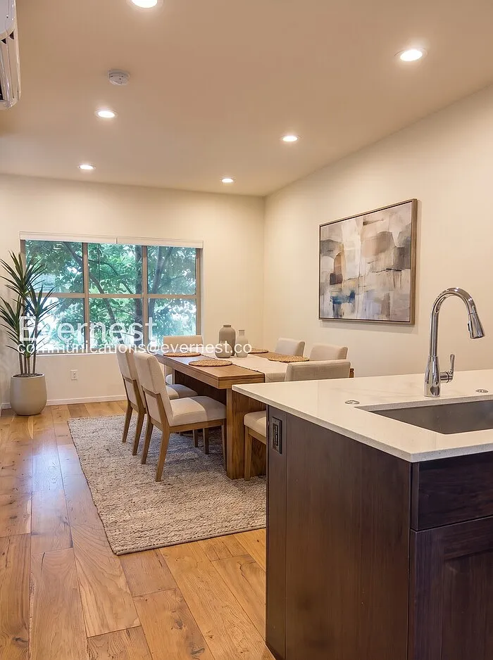 3 bed, 2.5 bath, 1227 sqft, $3,195 — Photo 2