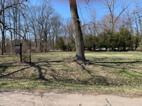 410 E Jefferson St, New Buffalo, MI 49117