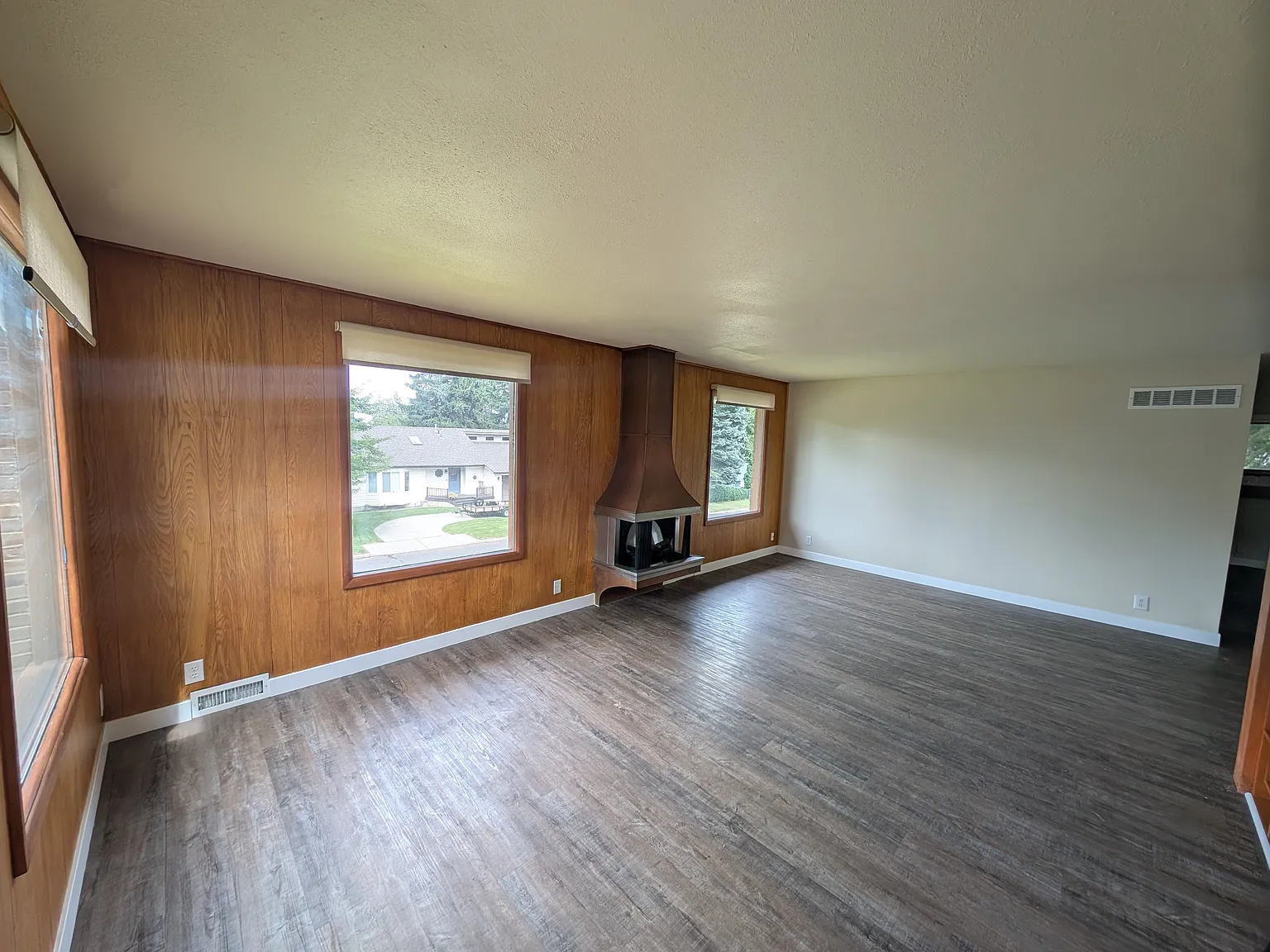 3 bed, 1705 sqft, $2,400 — Photo 4