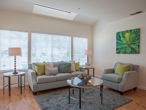 5th image of 1163 Tea Rose Cir