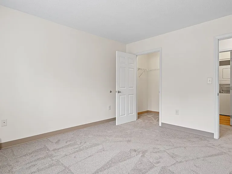 Bowers Landing of Merrimack — Photo 33