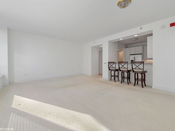 5th image of 600 N Lake Shore Dr Unit 2307