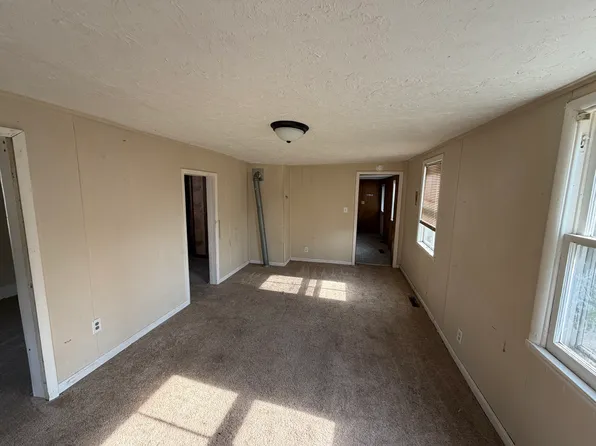 929 E 4th St, Monroe, MI 48161