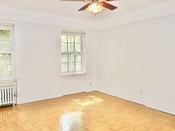 2nd image of 218 Lincoln Pl APT 1B