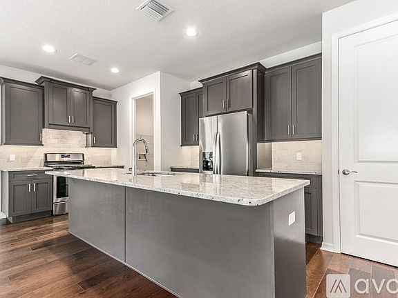 5th image of 2090 Paragon Cir E