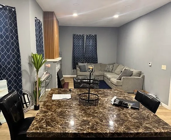 4 bed, 3.5 bath, 2856 sqft, $2,200 — Photo 3