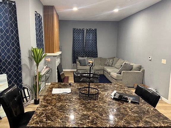 3rd image of 1030 Ross Ave