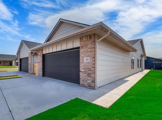 414 W Long Path Ct, Goddard, KS 67052