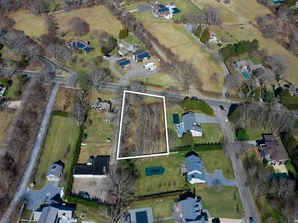143 Cedar Street, East Hampton, NY 11937
