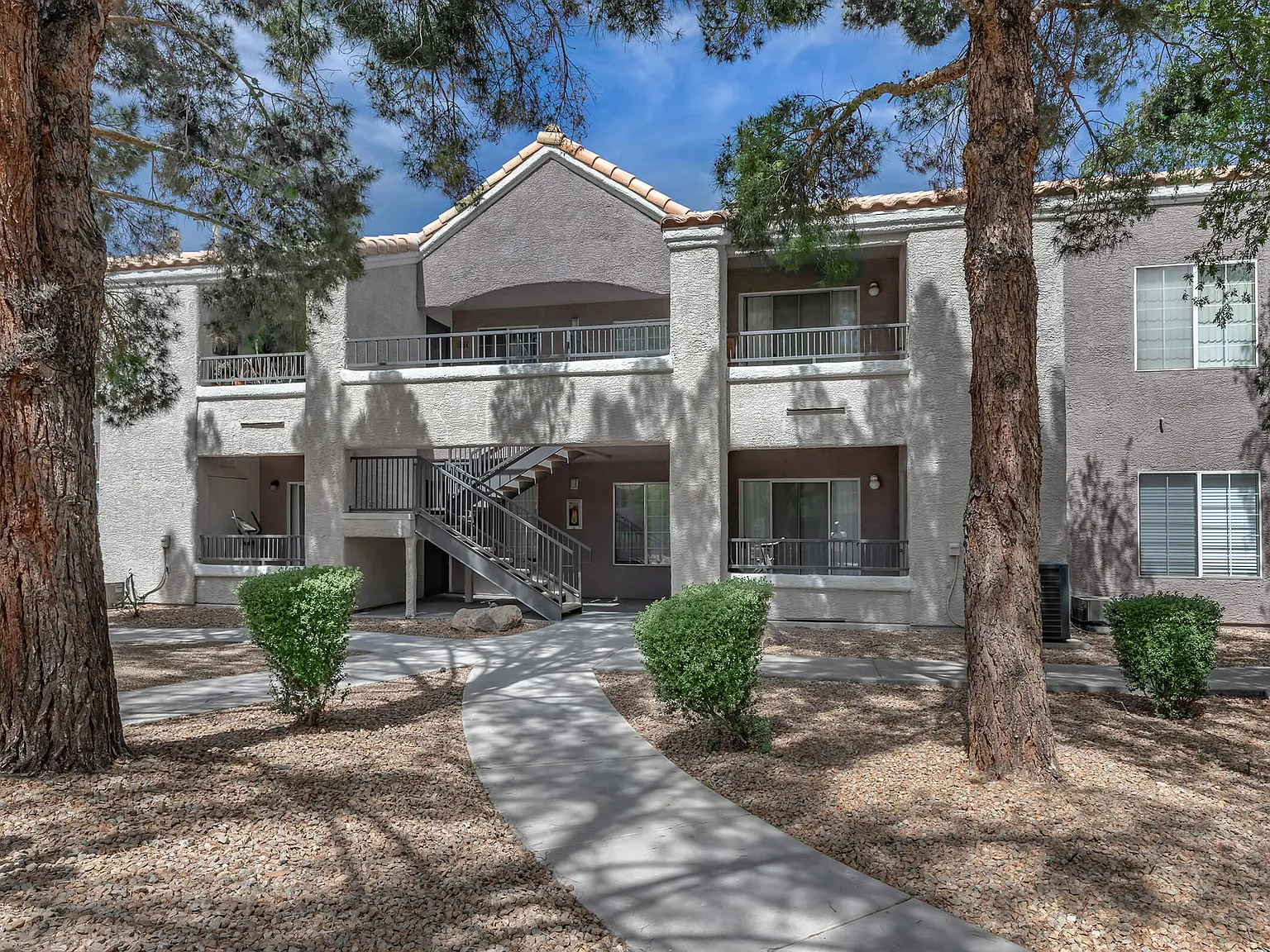 Flamingo Chateau — Photo 2