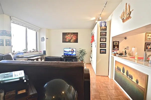 Rented by Maz Group NY | media 9