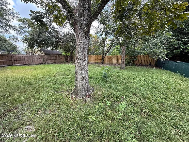 7262 Kivler Dr — Photo 12