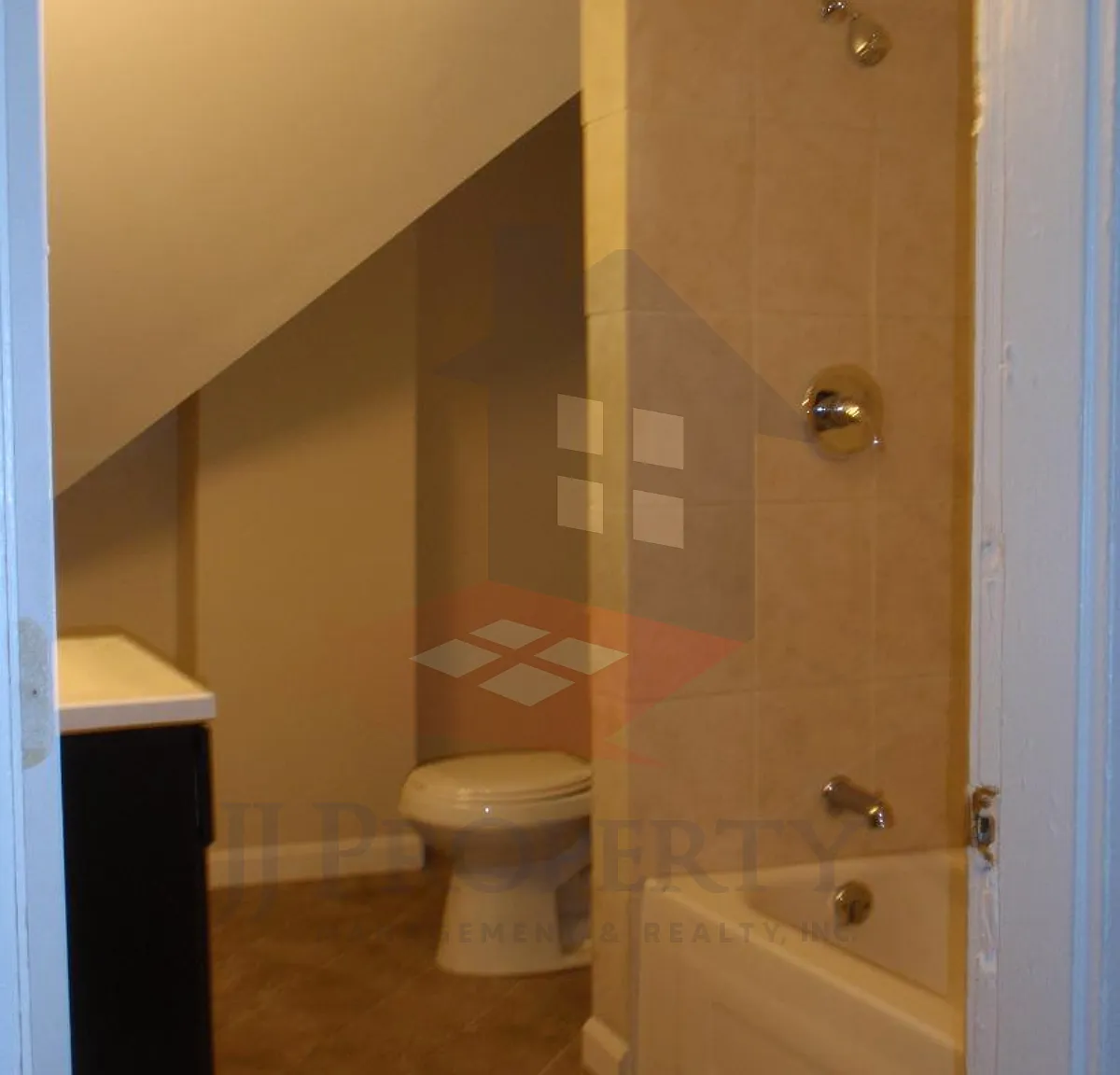 2 bed, $1,400 — Photo 3