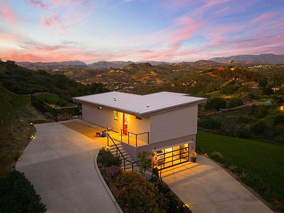 3rd image of 6937 Kellyn Ln