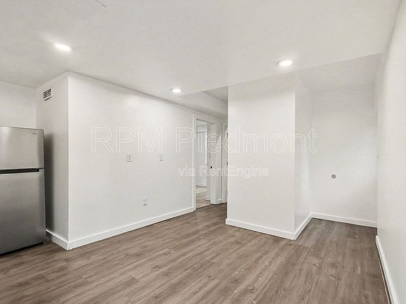 5th image of 2496 Lester St #A