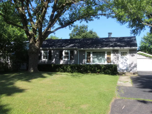 1521 Adams St, Lake In The Hills, IL 60156