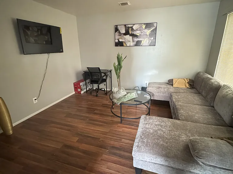 5603 Dudley St — Photo 5