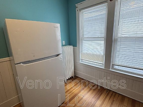 3rd image of 514 Pawling Ave Unit 2