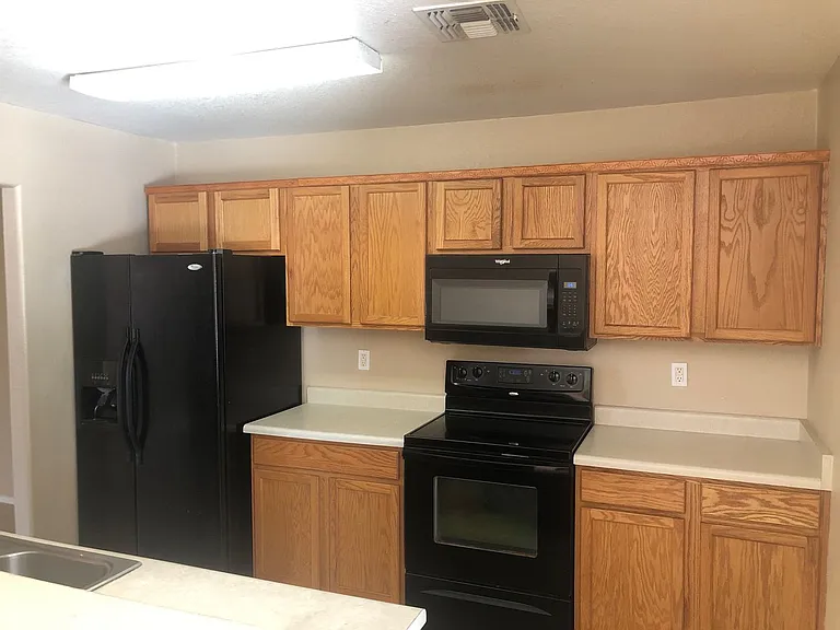 1790 E Silktassel Trl — Photo 4