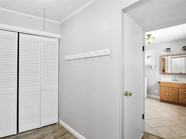 6982 Webster Rd — Photo 15