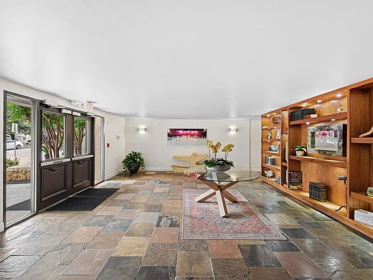 1812 West Ave #200 — Photo 9