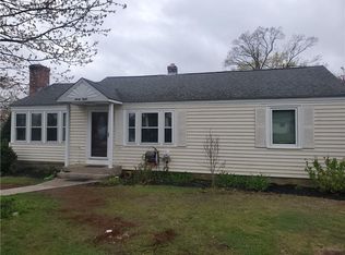 38 Rowe Ave, Warwick, RI 02889