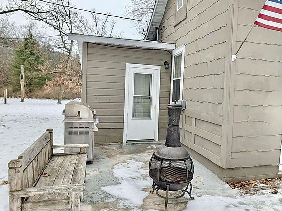 2nd image of 1833 Highway 13