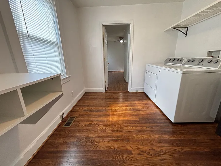 950 Morgan Ave SE — Photo 18