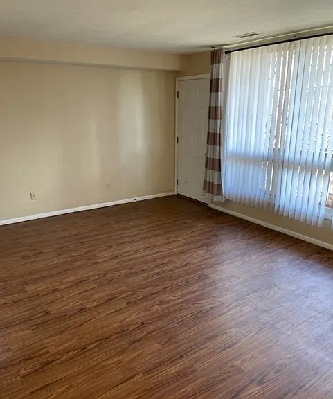 Riverview Apartments — Photo 10