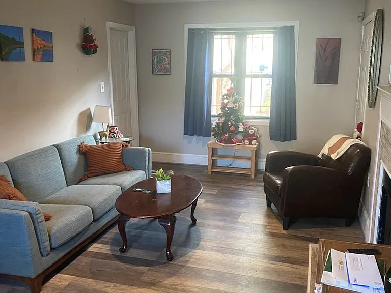 650 4th St NE #3 — Photo 4