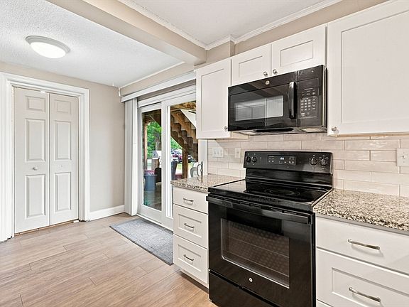 4th image of 60-60A Washington Park Dr #2