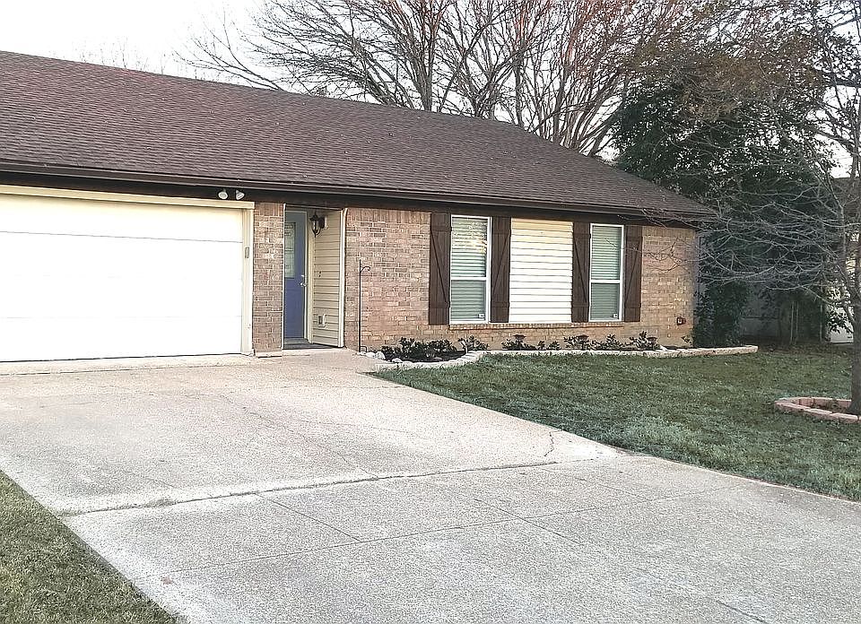 1st image of 2611 N Casa Blanca Ct