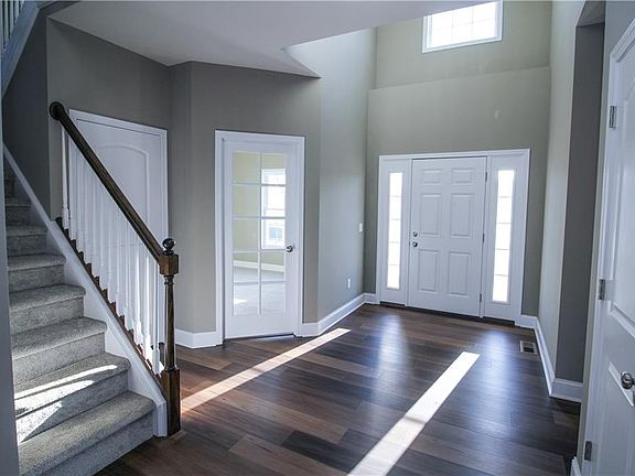 2nd image of 69 Brianna Ln
