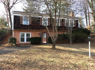 1017 Glendale Rd, Charlottesville, VA 22901