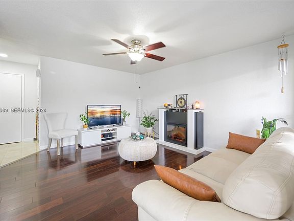 3rd image of 777 Riverside Dr APT 1521