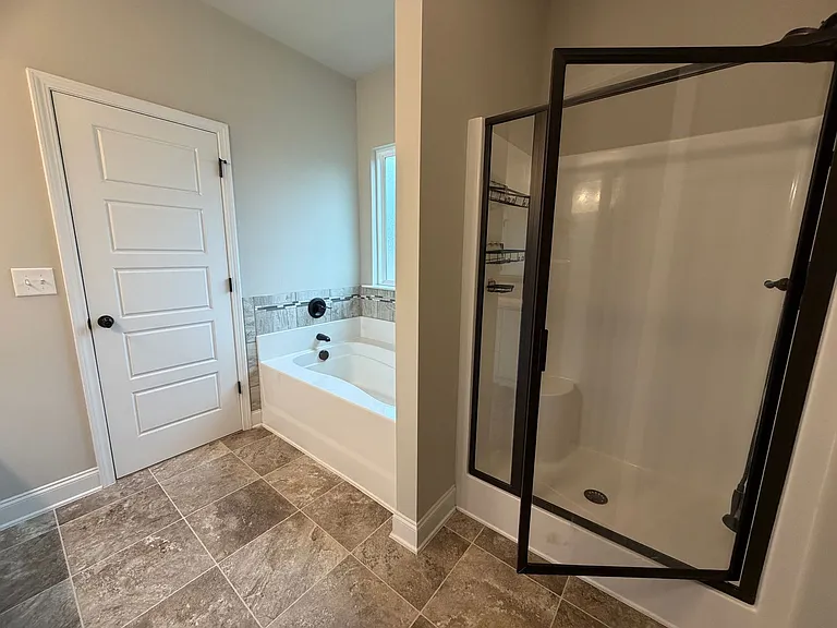 1008 Swan Ct — Photo 9