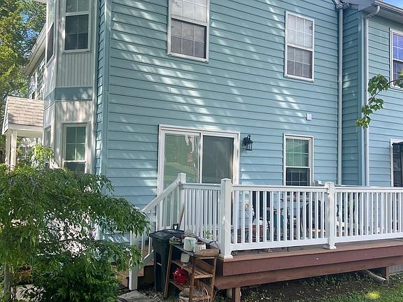 3rd image of 614 Woodgate Ln