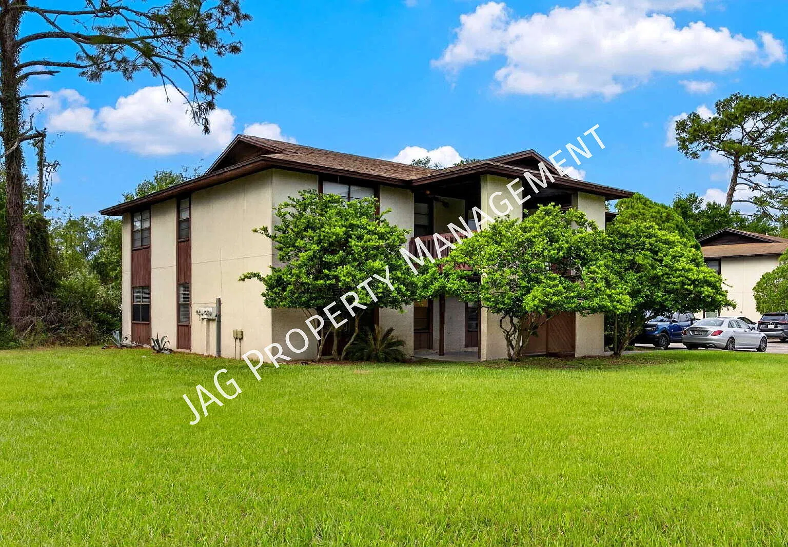 "Charming 2-Bedroom Retreat in Orange Park" — Photo 1