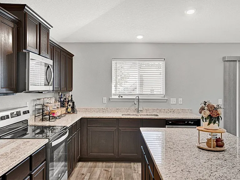 8272 Victory Crossing Blvd — Photo 7
