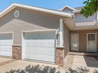 5829 Muirfield Dr SW APT 2, Cedar Rapids, IA 52404