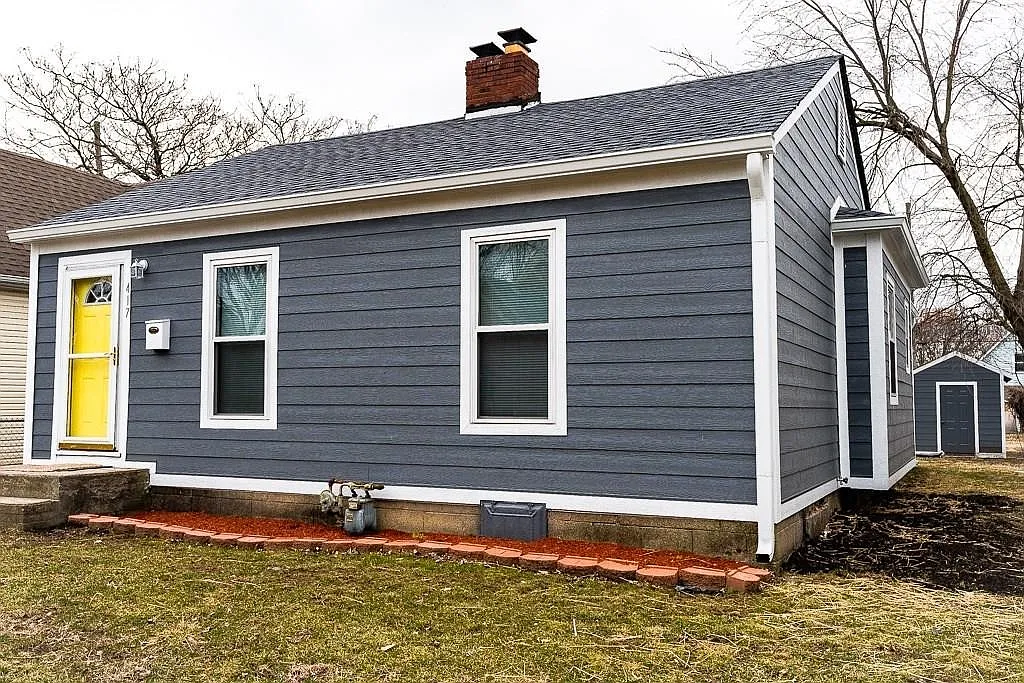Bates-Hendricks 3 Bedroom 2 Bath Bungalow — Photo 2